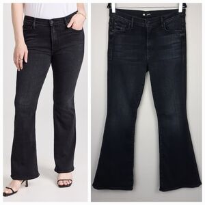Mother The Weekender Mid Rise Flare Jeans in Deep End Dark Wash size 30